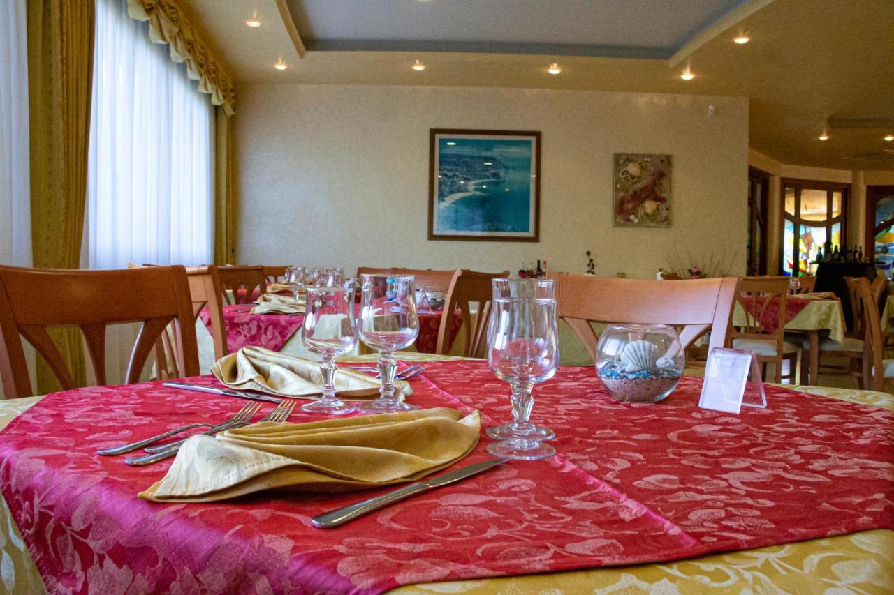 Hotel L'Ancora ex Incoronato Capo Vaticano Esterno foto