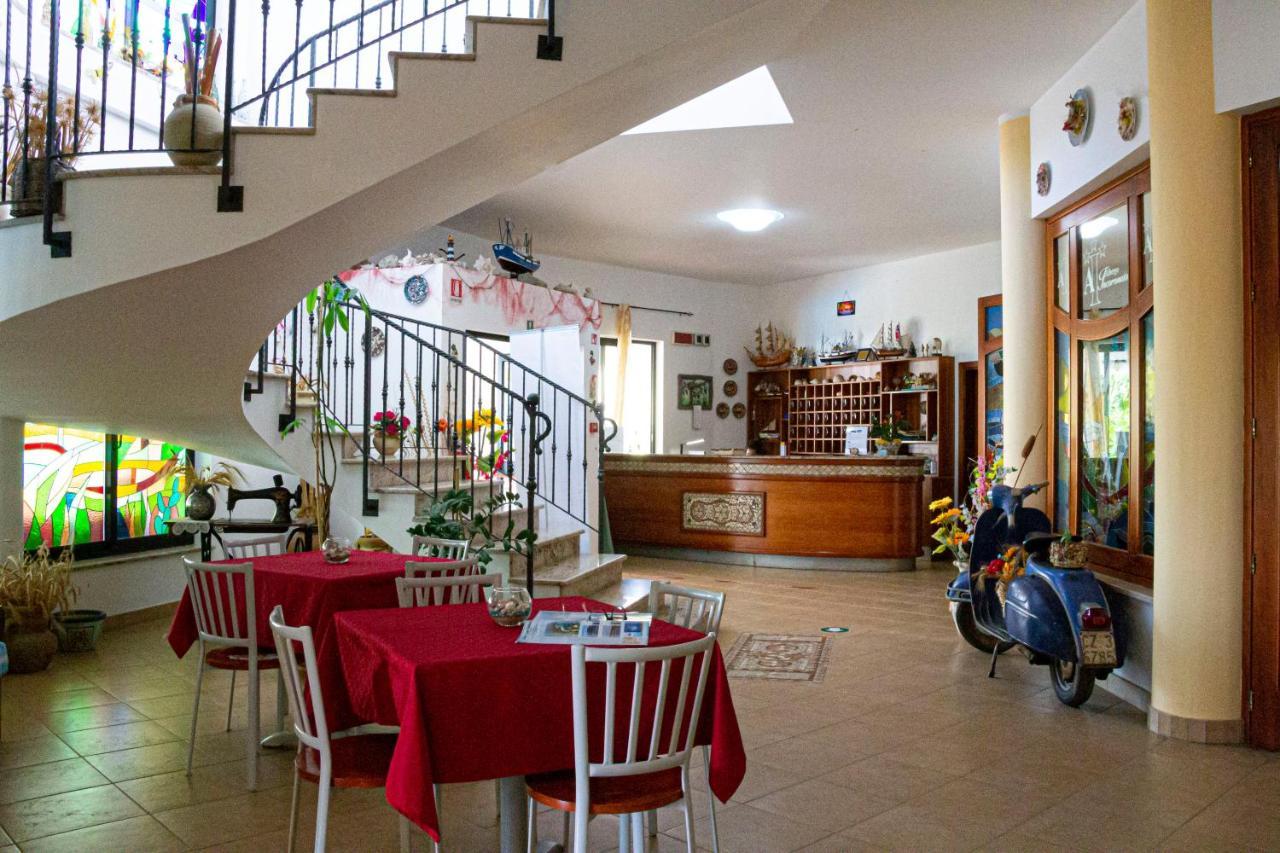 Hotel L'Ancora ex Incoronato Capo Vaticano Esterno foto