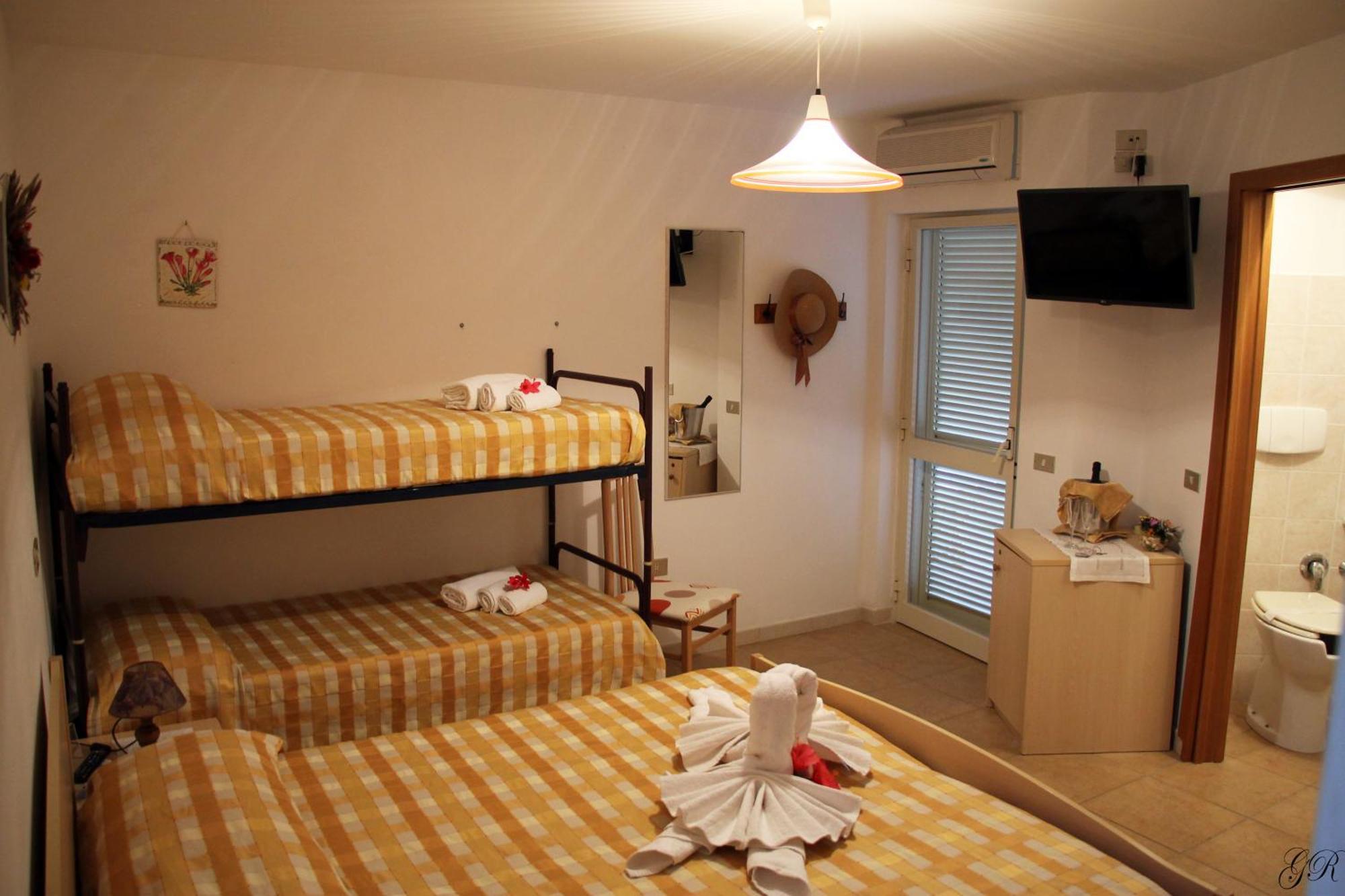 Hotel L'Ancora ex Incoronato Capo Vaticano Esterno foto
