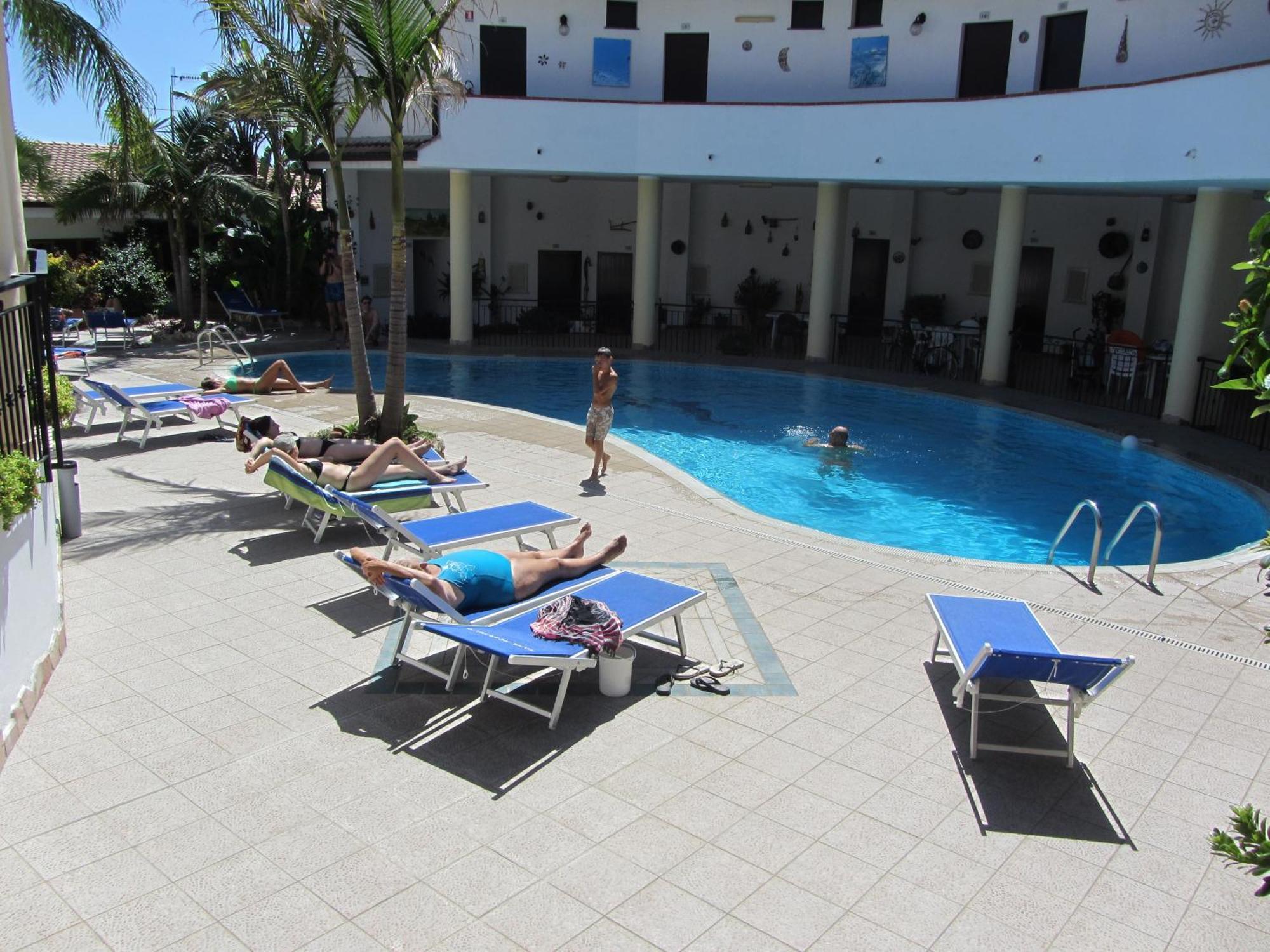 Hotel L'Ancora ex Incoronato Capo Vaticano Esterno foto