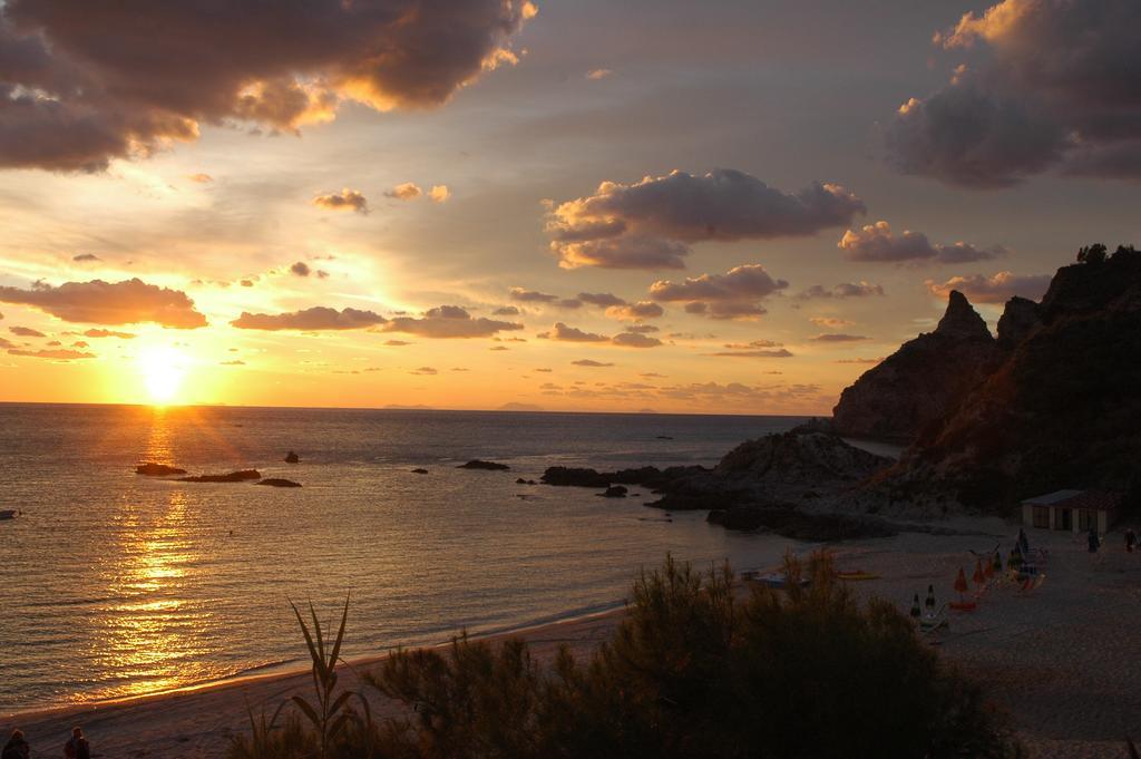 Hotel L'Ancora ex Incoronato Capo Vaticano Esterno foto