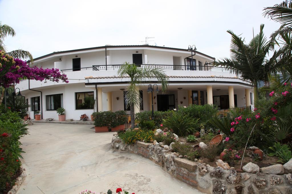 Hotel L'Ancora ex Incoronato Capo Vaticano Esterno foto