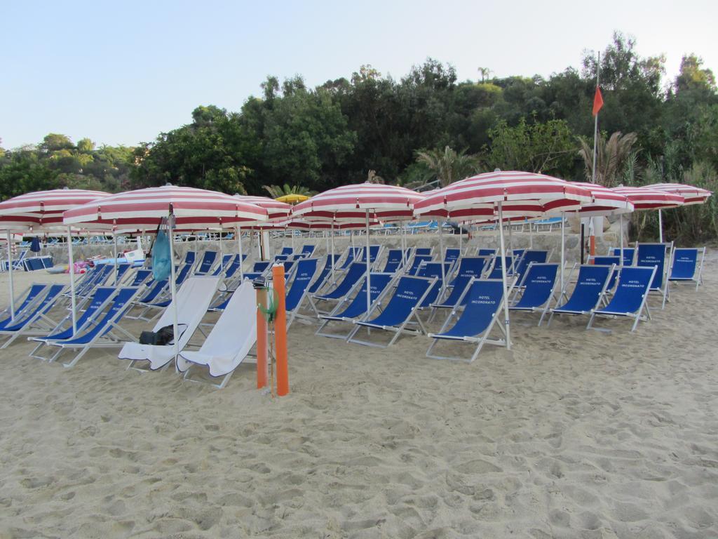 Hotel L'Ancora ex Incoronato Capo Vaticano Esterno foto