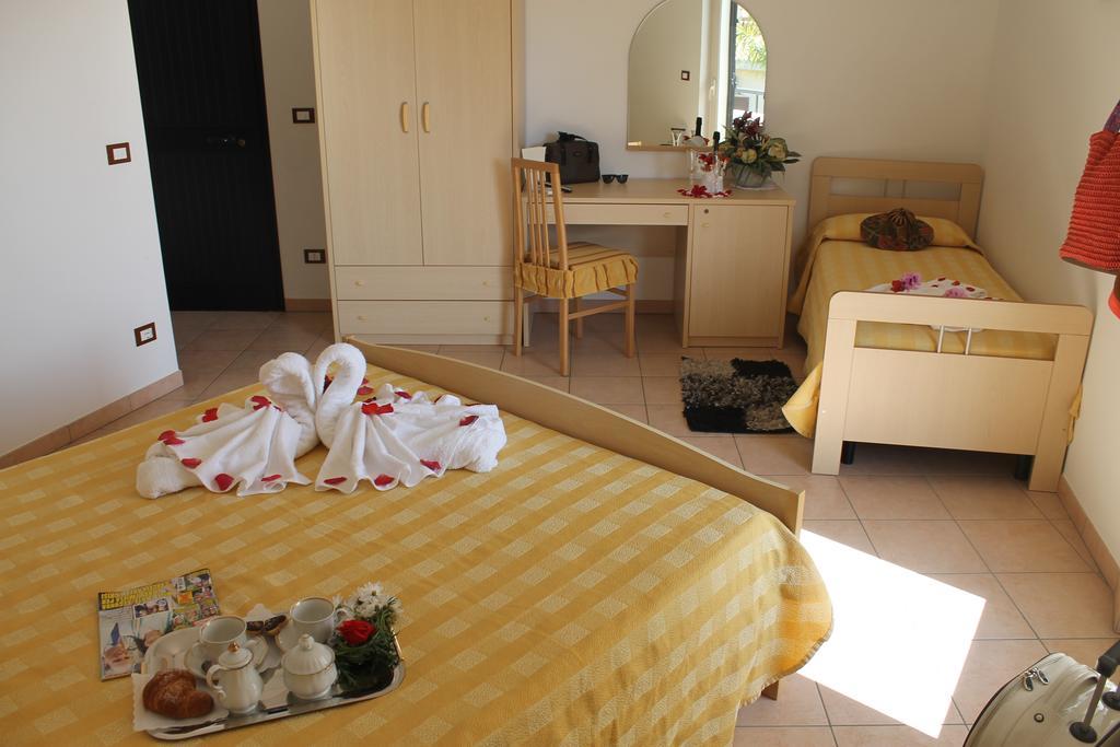 Hotel L'Ancora ex Incoronato Capo Vaticano Esterno foto